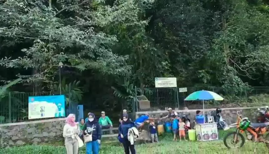 Lokasi Situs Batur Agung yang dipenuhi rerimbunan pohon.