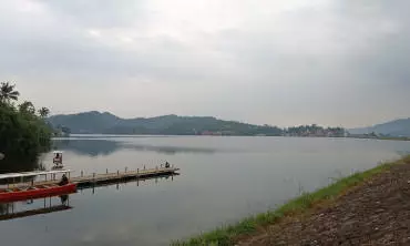 Waduk Penjalin, Peninggalan Belanda yang Tetap Menarik Meski Gerbang Ditutup