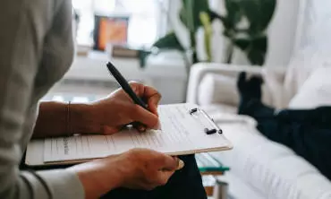 Tips Manajemen Stres Secara Mandiri: Lakukan Hobi yang Anda Sukai