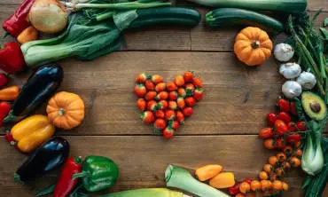 Buah dan Sayuran Merah Merona yang Kaya Manfaat