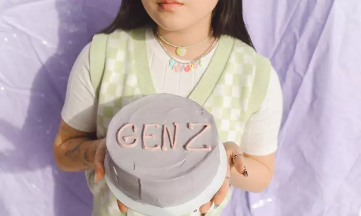 Serba Mudah, Ingin Meniru, dan Budaya Konsumtif Jadi Tantangan Gen Z