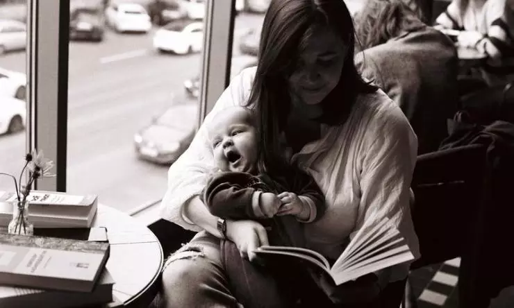 Meningkatkan Kualitas Tumbuh Kembang Anak dengan Membacakan Buku Sejak Usia Dini