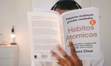 Membentuk Kebiasaan Baik dan Menghilangkan Kebiasaan Buruk ala Atomic Habits