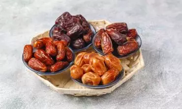Jenis Kurma yang Banyak Tersedia di Bulan Ramadhan & Manfaatnya untuk Kesehatan