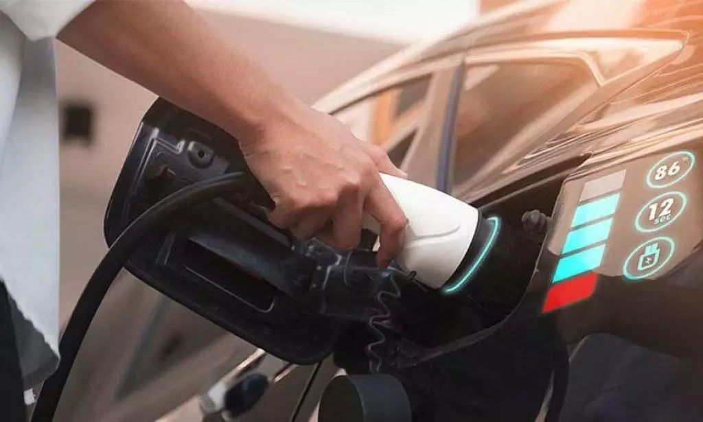 Daftar Harga Motor Listrik & Mobil Listrik yang Mendapat Subsidi dari Pemerintah 2023