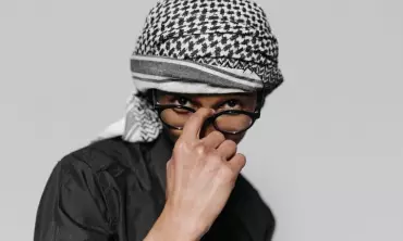 Rekomendasi Tren Oufit Muslim Lebaran 2023 untuk Pria, Tampil Kece Tapi Tetap Santun