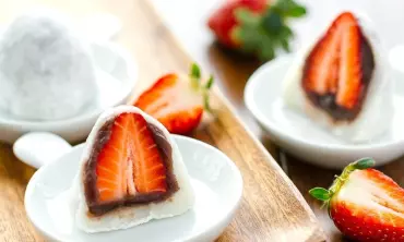 Cara Membuat Ichigo Daifuku, Mochi Khas Jepang yang Unik dan Lezat