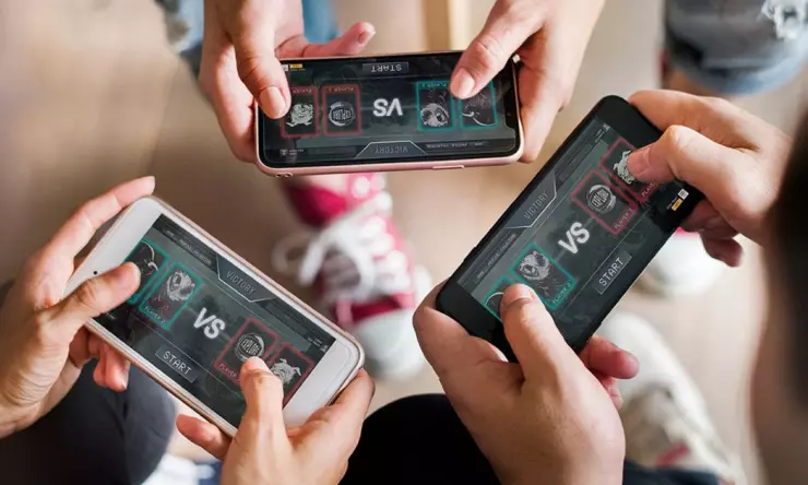 Game Online di Smartphone Ternyata Banyak Manfaatnya