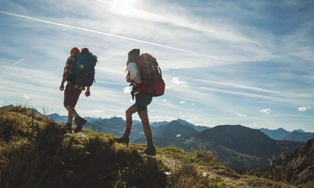 Rekomendasi Gunung untuk Pendaki Pemula