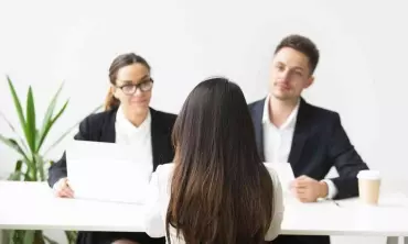8 Pertanyaan Interview yang Sering Ditanyakan Oleh Rekruter Saat Wawancara Kerja