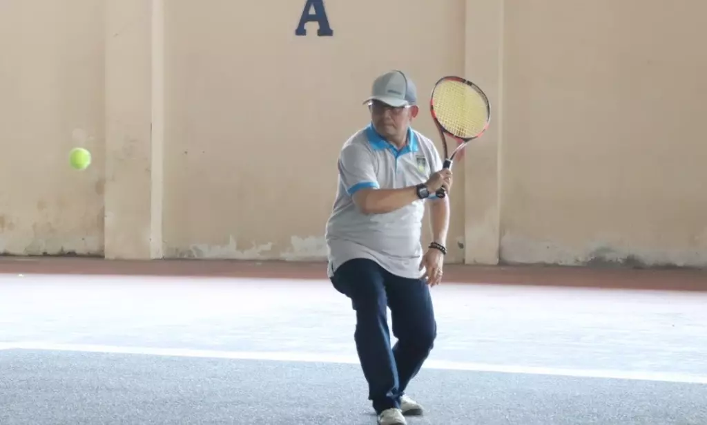 Teknik Dasar dan Peraturan Olahraga Tenis