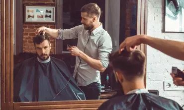 Gaya Rambut Cowok yang Kece dan Keren untuk Kepala Peyang