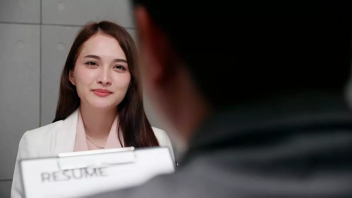 Memberi-solusi-untuk-memperbaiki-kekurangan-diri-juga-bisa-terapkan-dalam-menjawab-pertanyaan-wawancara-kerja