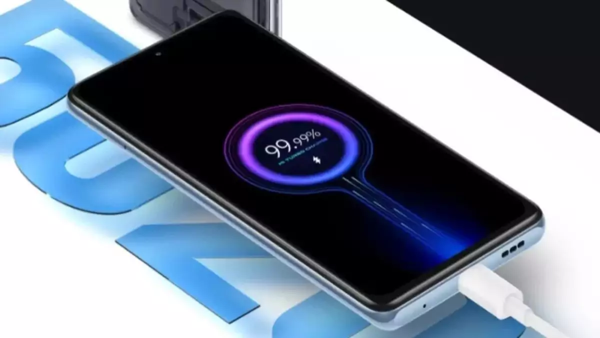 mengisi-daya-hp-saat-mati