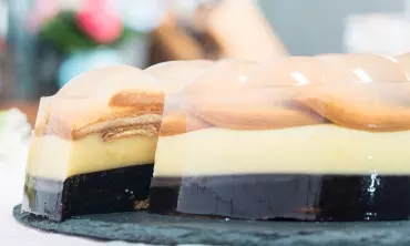 Puding Regal - Cara Kreatif Mengolah Biskuit Regal Menjadi Puding yang Enak
