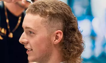 Gaya Rambut Mullet Ternyata Adalah Gaya Rambut Favorit Tentara Yunani Kuno