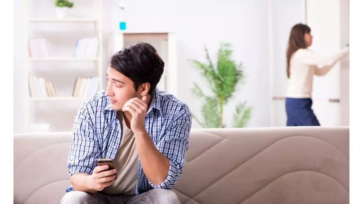 Pasangan-mulai-tidak-peduli-dengan-apa-yang-Anda-lakukan