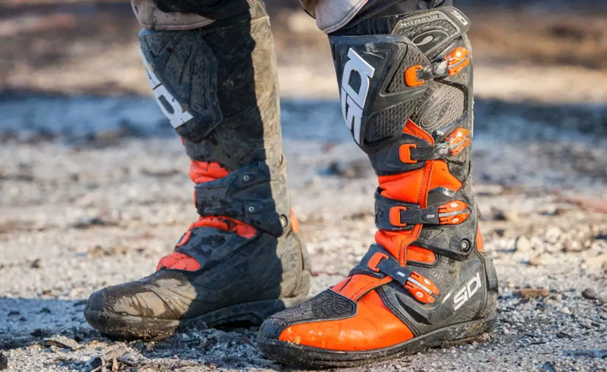 sepatu-touring-bisa-dipilih-sesuai-ukuran-dan-kebutuhan