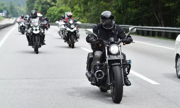 Memilih Perlengkapan Sepeda Motor untuk Touring ke Luar Kota