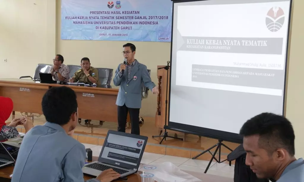 Tips Agar Menarik Perhatian Audiens dan Tidak 'Nge-blank' saat Presentasi