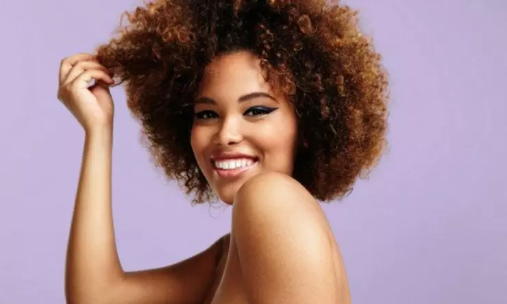 Rambut Afro: Tren Keberagaman dan Kekuatan Diri