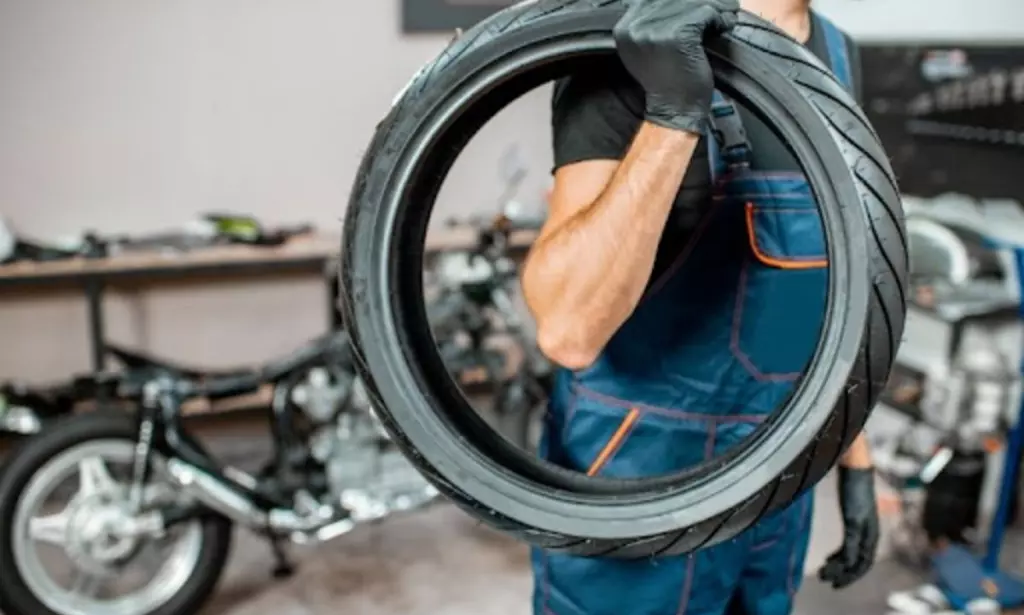 Perbedaan Ban Tubeless dan Ban Biasa: Mana yang Lebih Baik?