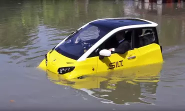 Bisakah Mobil Listrik Menerjang Banjir? Begini Penjelasannya