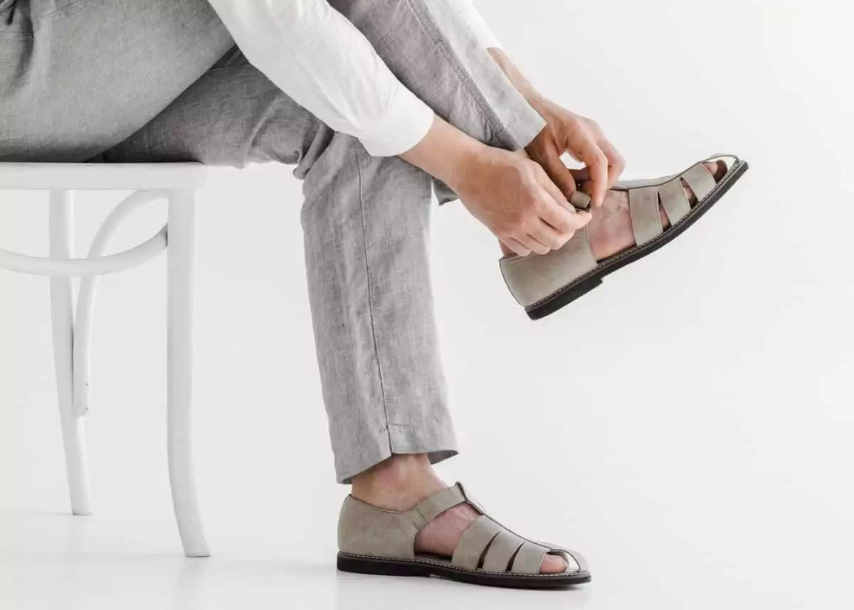 sepatu-sandal-pria