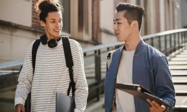 Tips Outfit ke Kampus Untuk Cowok Berbadan Kurus