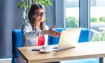 Tips & Trik Sukses Wawancara Kerja Online