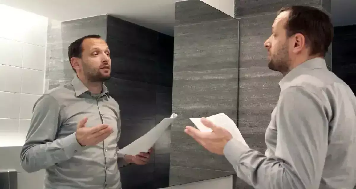 berlatih-berbicara-dan-menjawab-pertanyaan-sebelum-wawancara-kerja