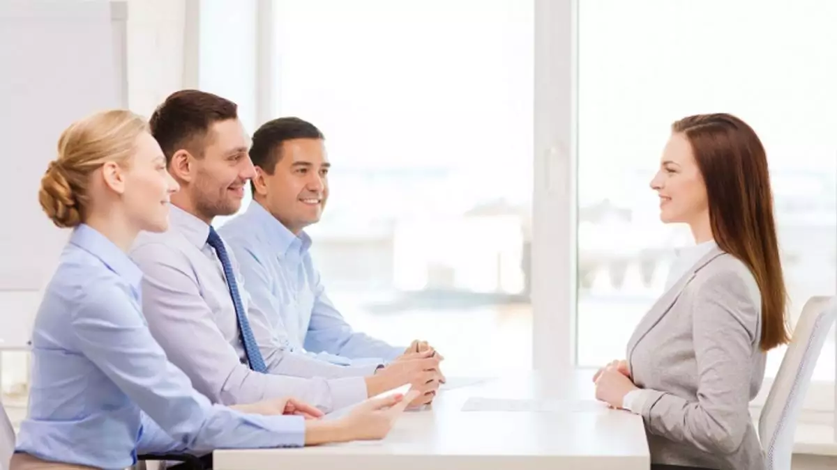 Gunakan-Pendekatan-yang-Terarah-pada-pewawancara-dalam-wawancara-kerja