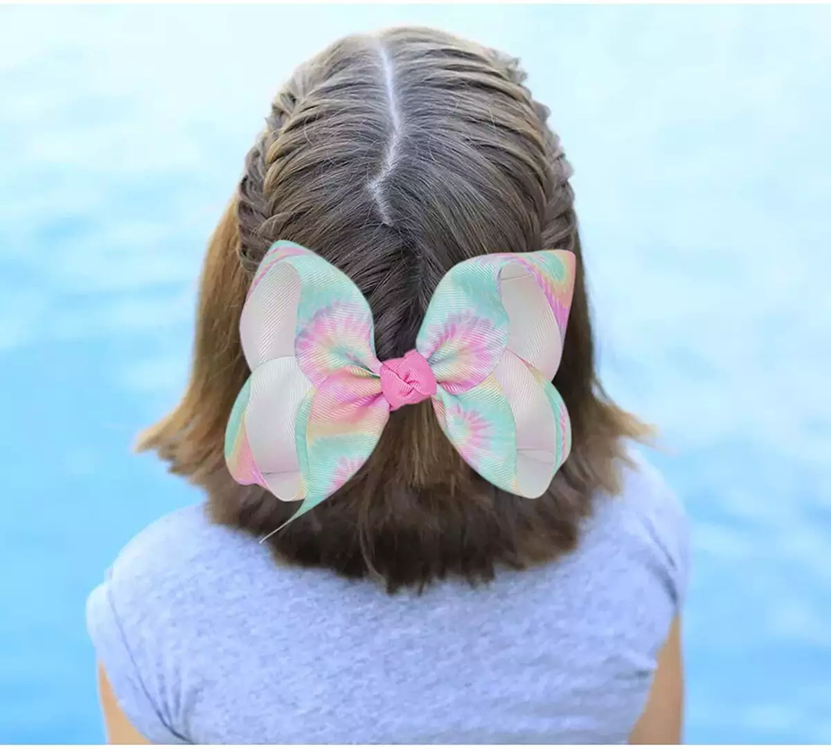 contoh-penggunaan-ikat-rambut-busur-pada-anak