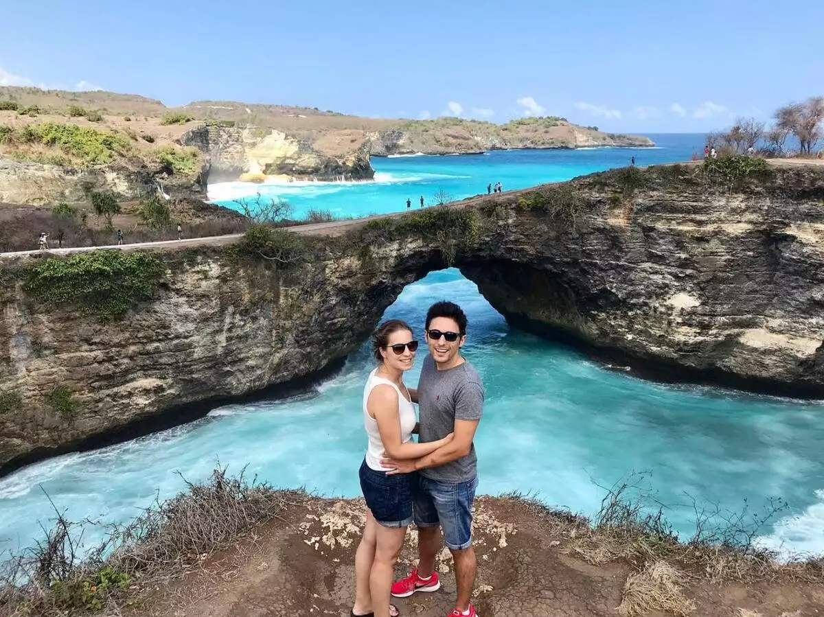 Bali-menjadi-salah-satu-destinasi-wisata-di-Indonesia-yang-banyak-menyajikan-tempat-tempat-romantis