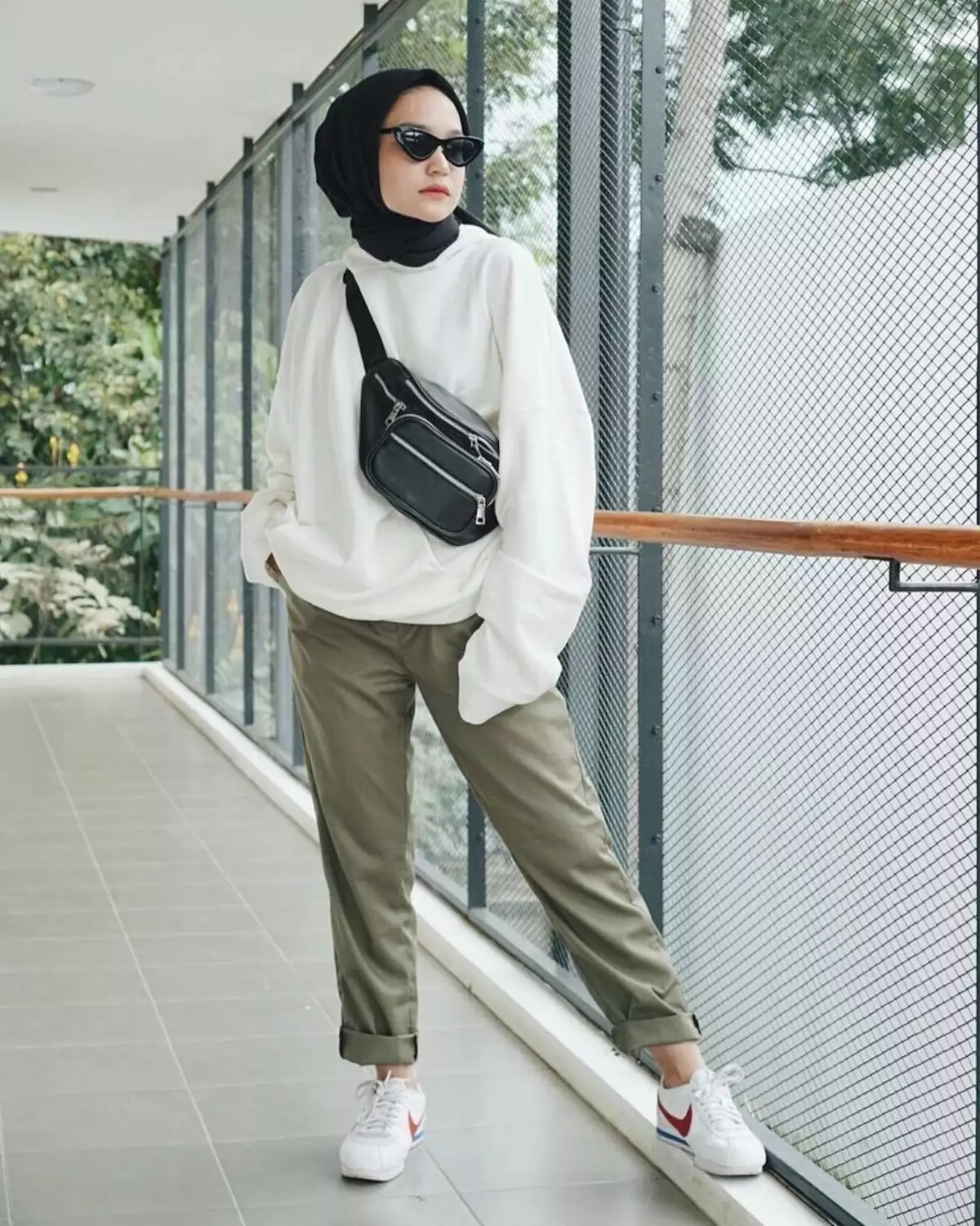 pilih-atasan-oversized-yang-cocok-untuk-tampil-dengan-gaya-boyish pilih-atasan-oversized-yang-cocok-untuk-tampil-dengan-gaya-boyish