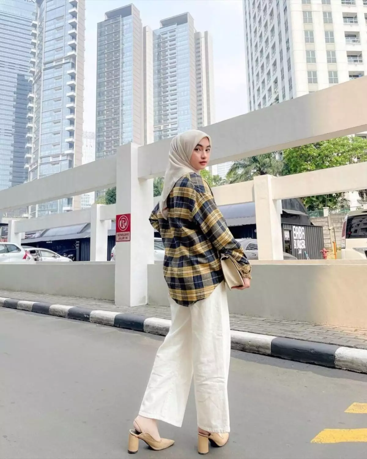 tekstur-pakaian-seperti-flanel-jadi-alternatif-gaya-boyish-anda tekstur-pakaian-seperti-flanel-jadi-alternatif-gaya-boyish-anda