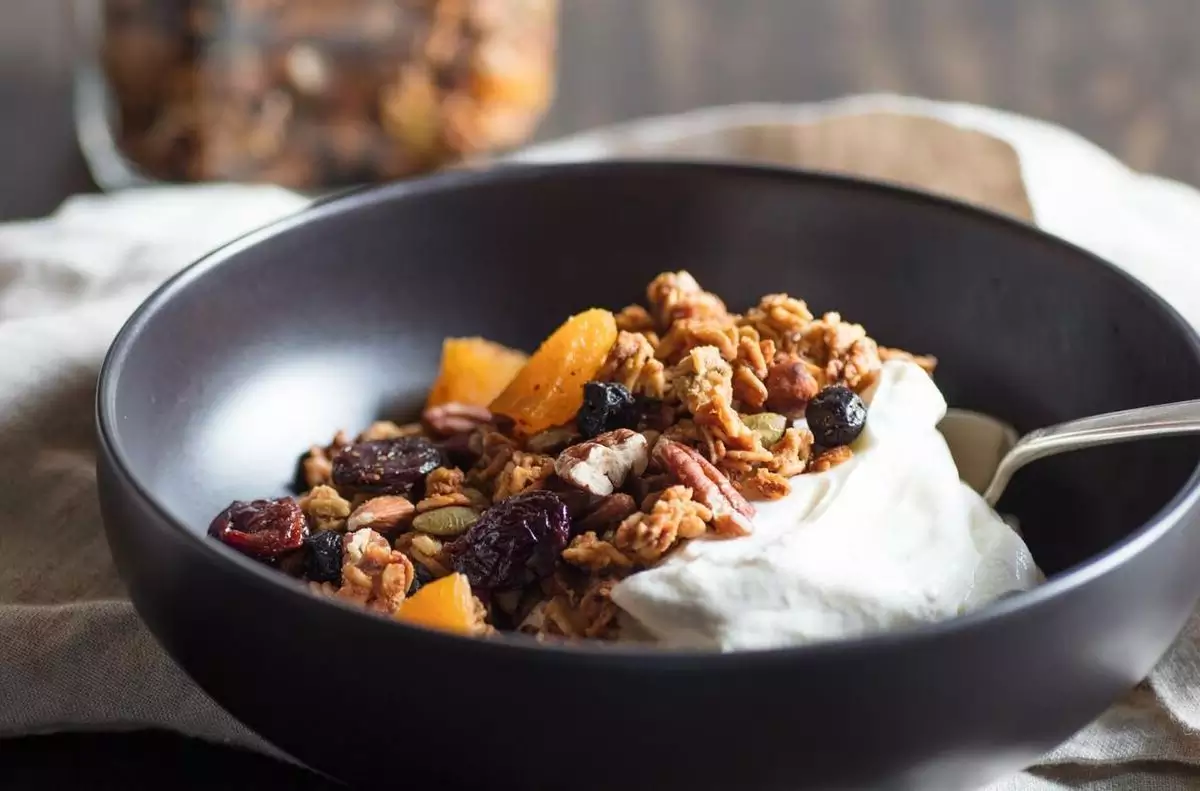 muesli-sangat-cocok-jika-dikonsumsi-bersama-yogurt-rendah-lemak