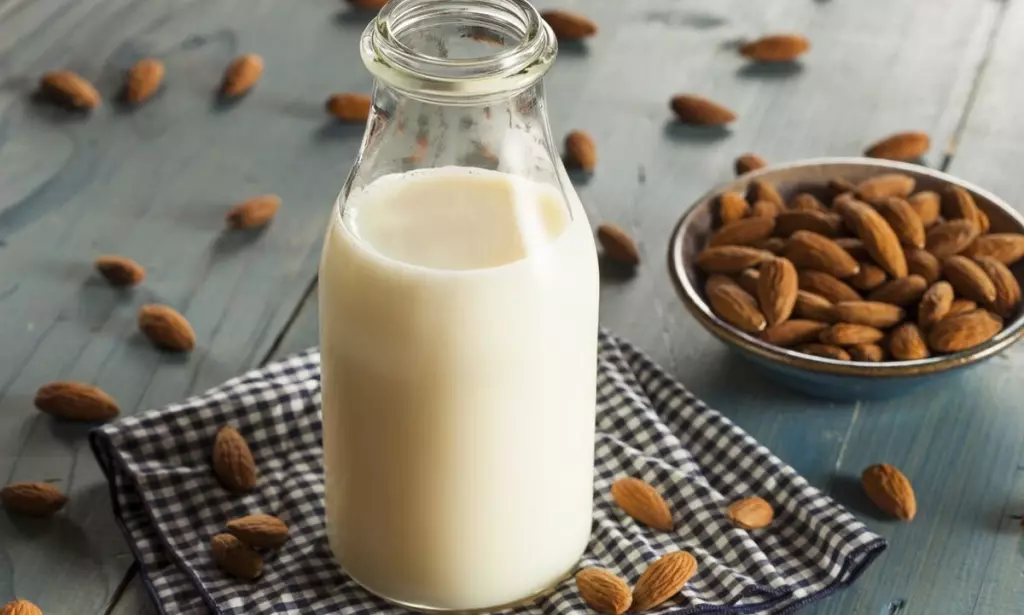 Almond Milk untuk Diet Sehat Alami Pengganti Susu