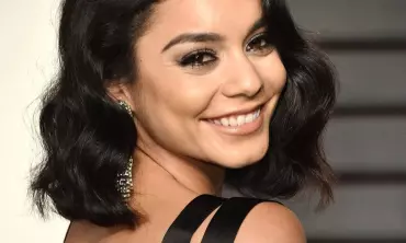 Inspirasi Gaya Rambut untuk Acara Formal yang Elegan & Glamor