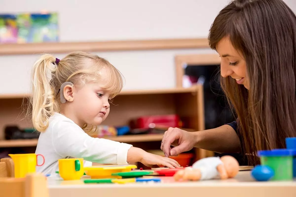 berikan-nasehat-pada-anak-sebelum-dan-sesudah-aktivitas-di-sekolah