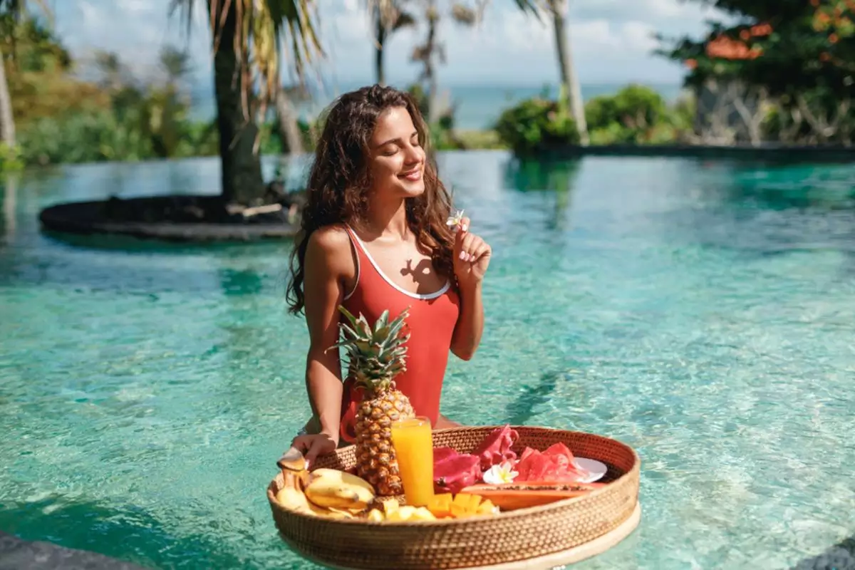 buah-segar-sangat-baik-dikonsumsi-sebelum-berenang