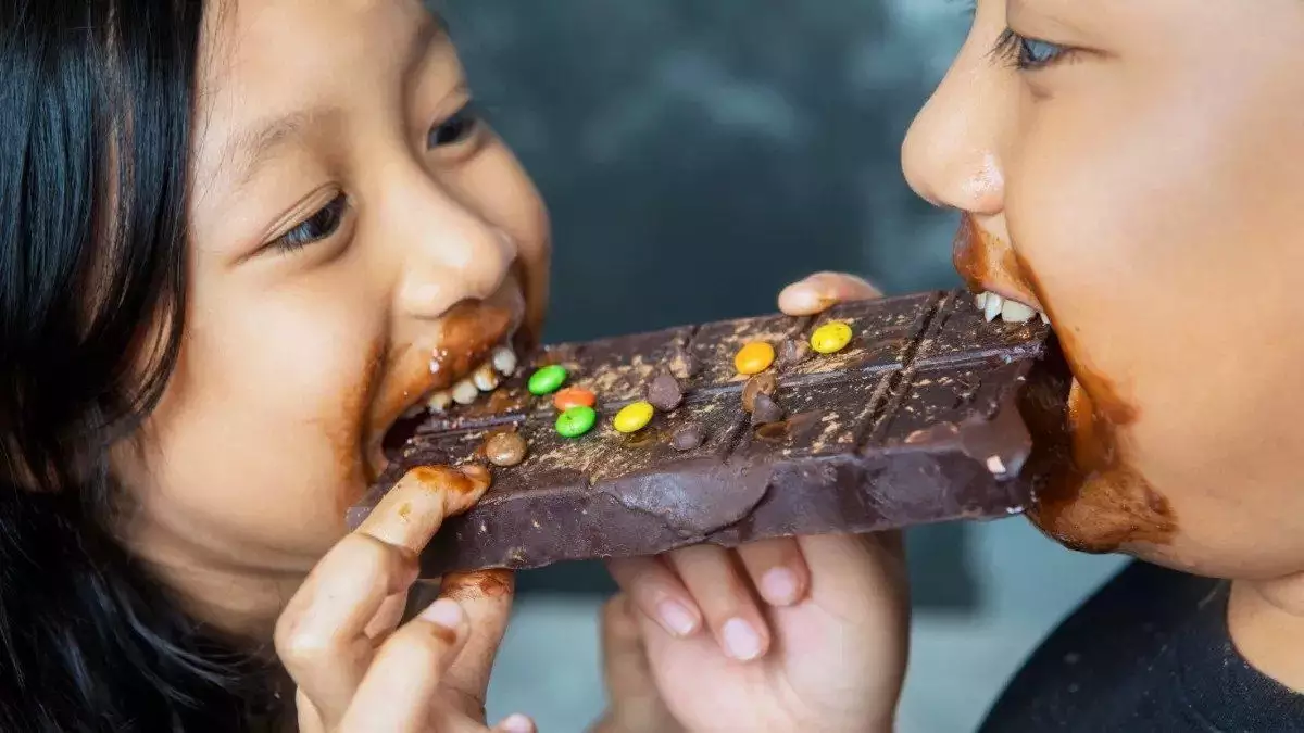 cokelat-ternyata-tidak-baik-dikonsumsi-usai-berenang