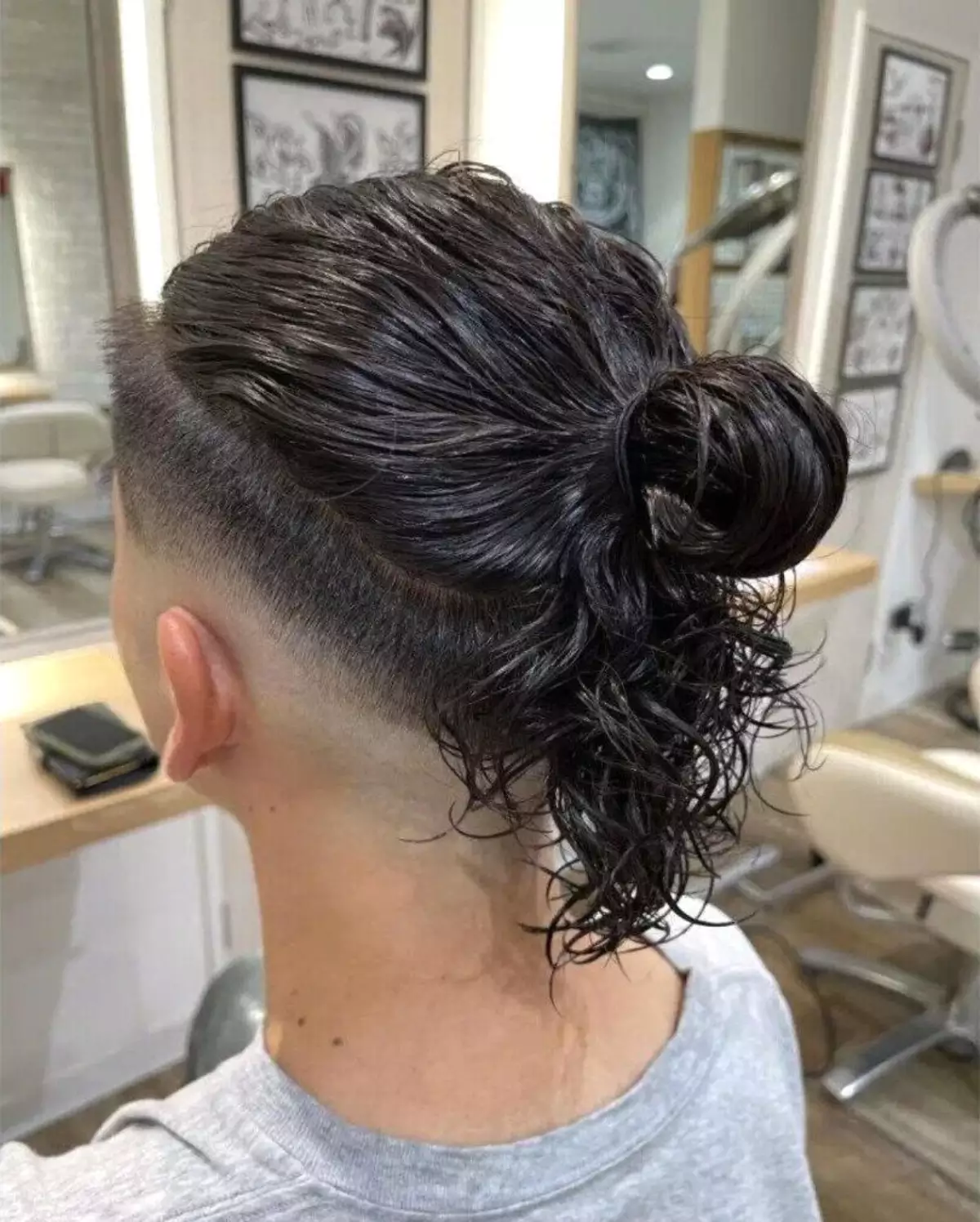 gaya-rambut-Two-Block-with-Half-Bun