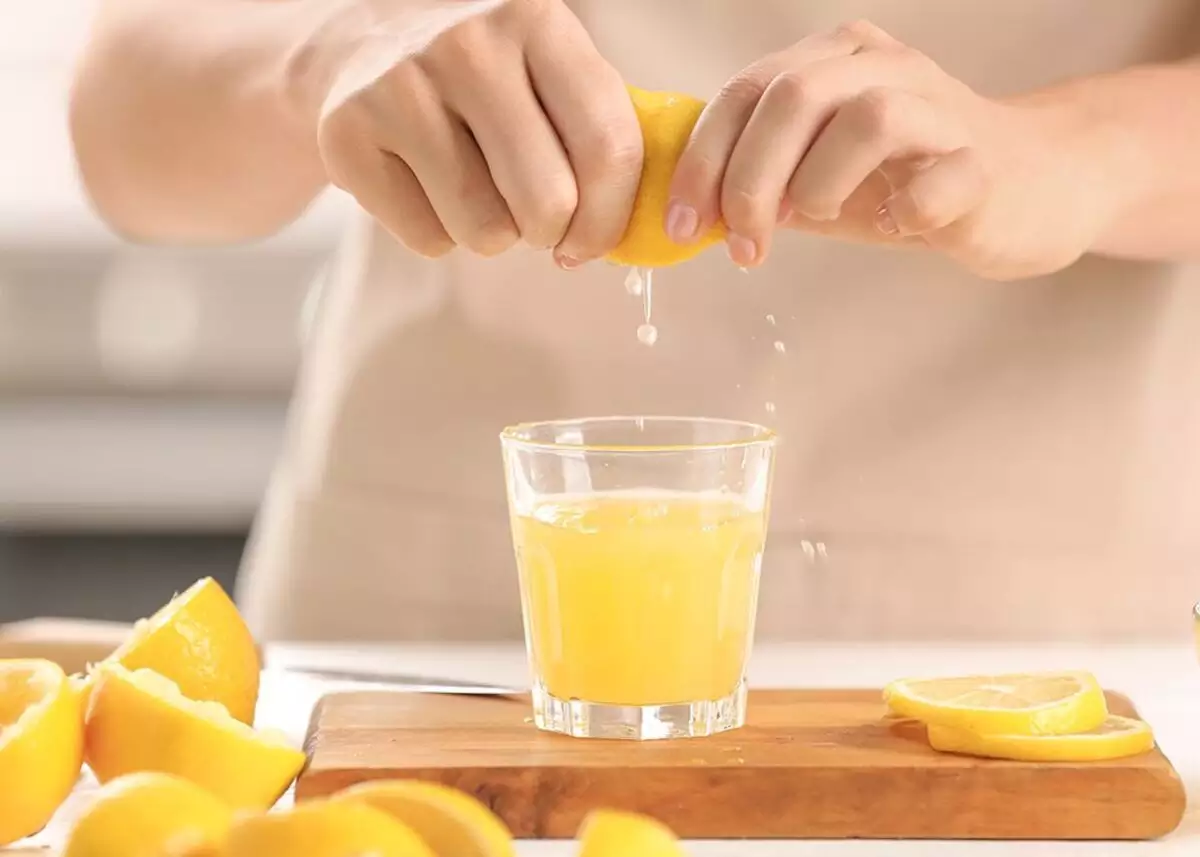lemon juice harus diencerkan terlebih dahulu sebelum dikonsumsi