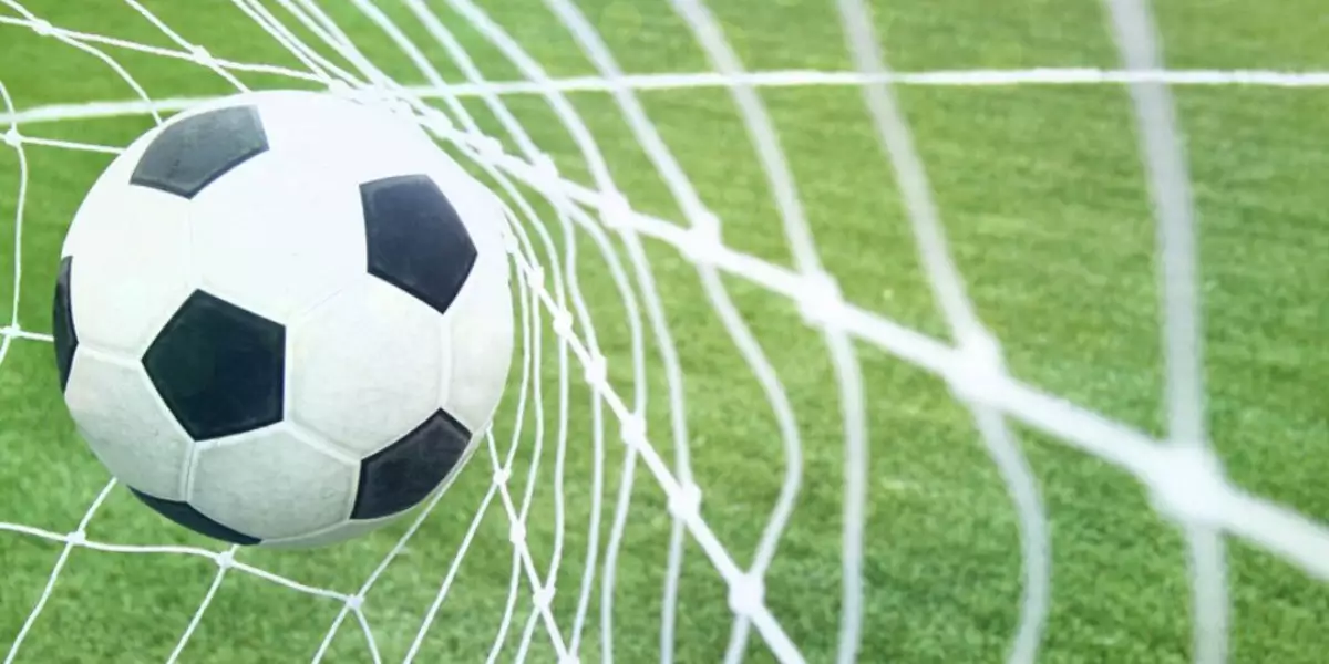 gol dalam sepakbola saat bola melewati garis gawang gol dalam sepakbola saat bola melewati garis gawang