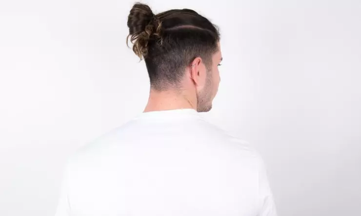 7 Rekomendasi Gaya Rambut Hair Bun Keren untuk Pria