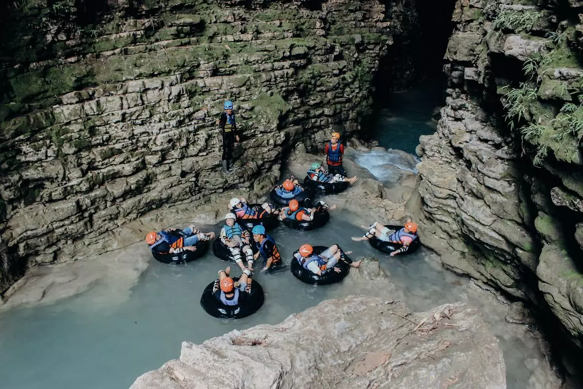 Cave Tubing Kalisuci