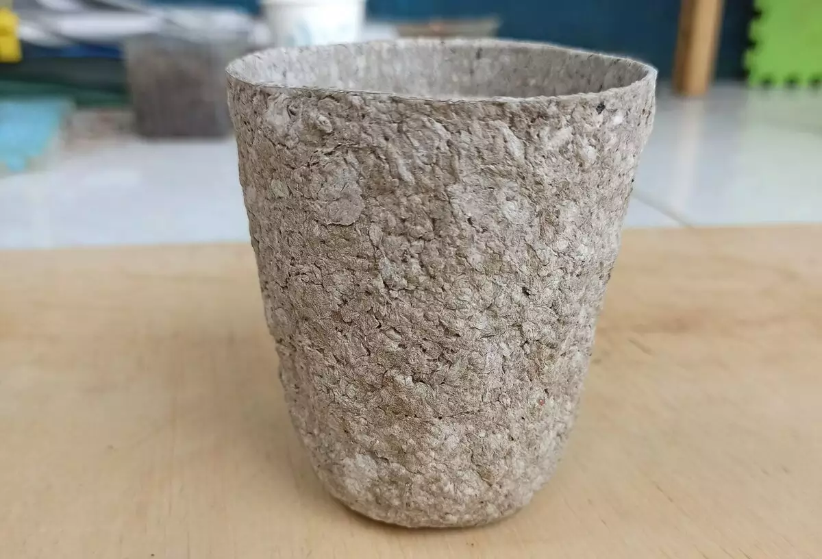 pot-bunga-daur-ulang-dari-kertas bekas