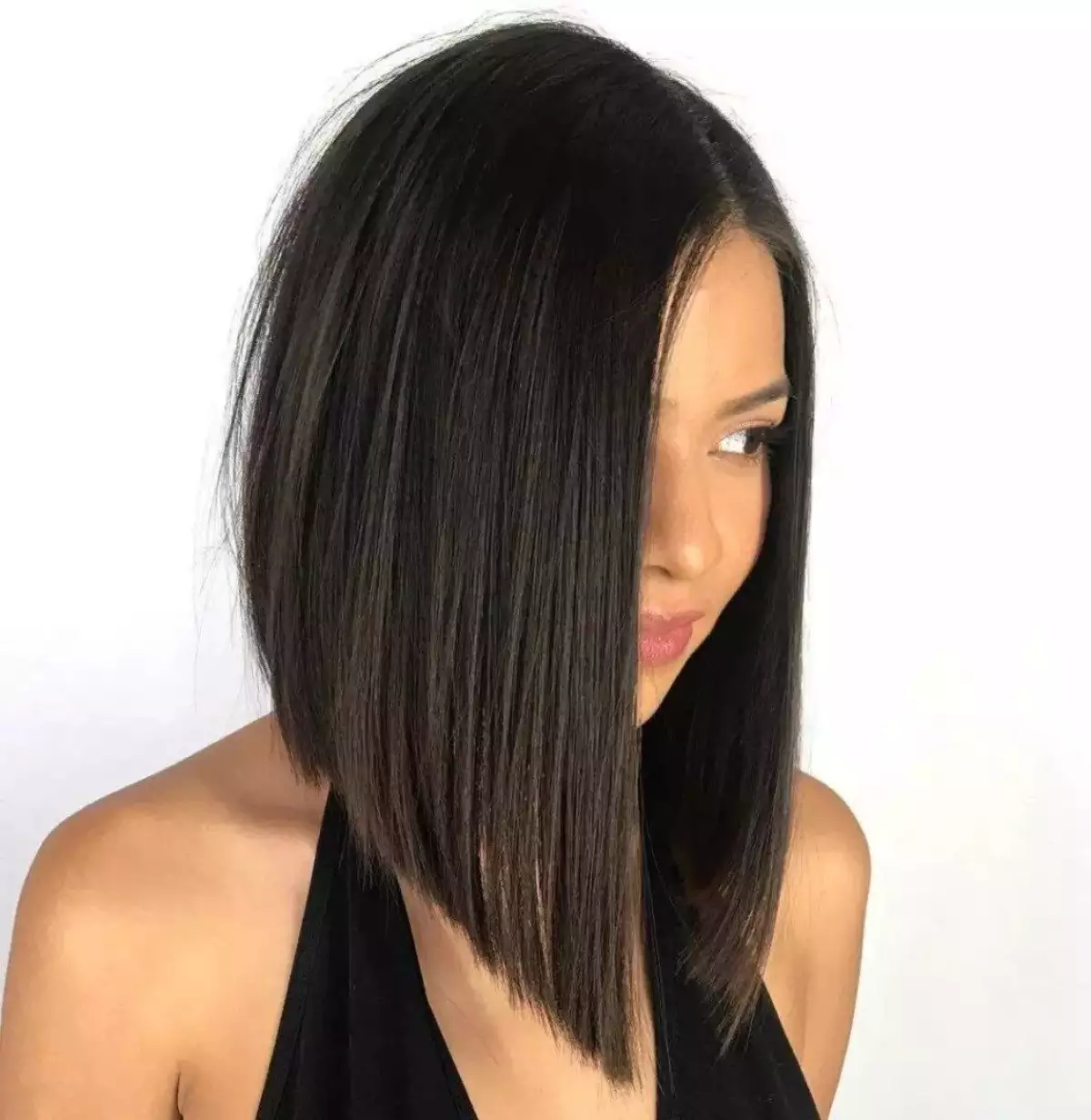 potongan rambut bob untuk menyamarkan uban