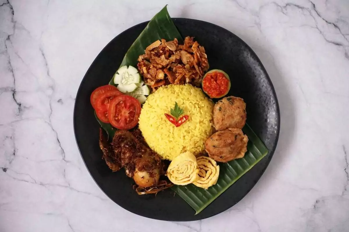 nasi-kuning-bumbu
